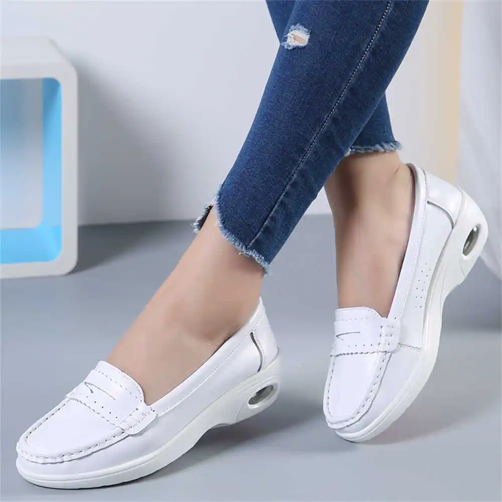Thick Sole Slipon White Traine - Wedding Supply Store Canada 리뷰 및 가격